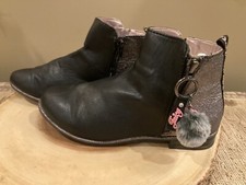 Juicy Couture Girls Black and Silver Booties With Pom Pom Tassel - Size 3