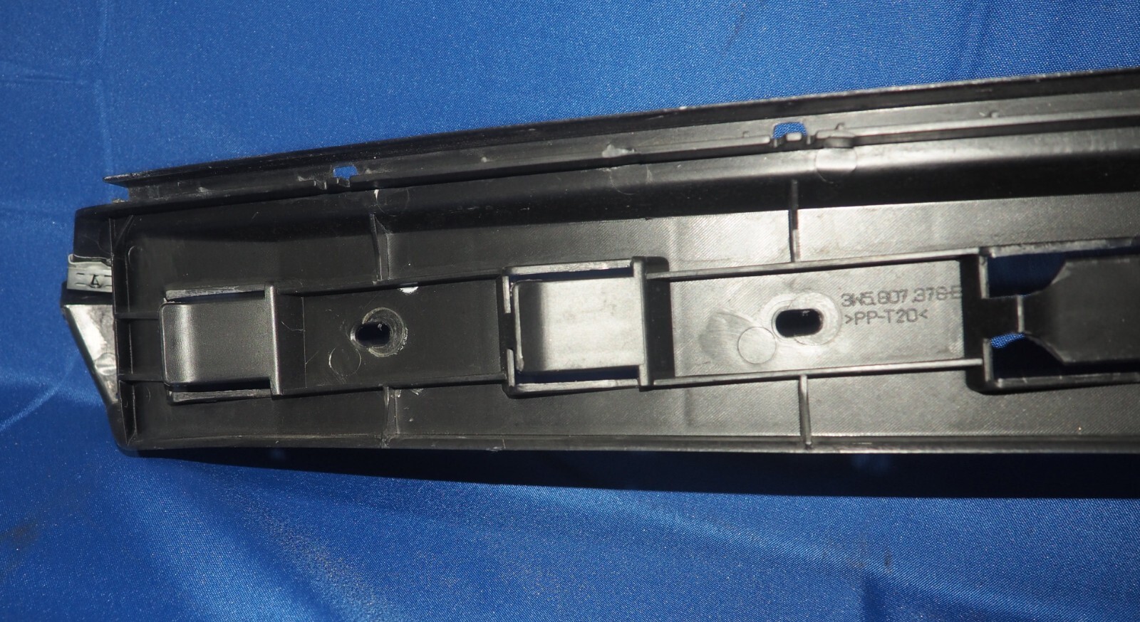 2006-2012 Bentley Flying Spur Rear Right Passenger Side Bumper Bracket Guide OEM
