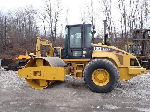 2007 Caterpillar CS-563E 84" Vibratory Compactor LOW HOURS! Roller CAT - Picture 3 of 24