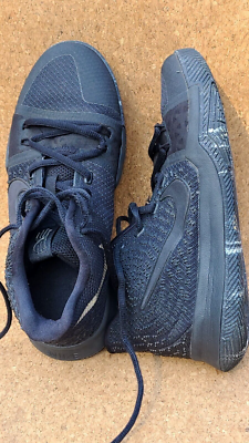 Youth Boys Sz 7 NIKE Kyrie 3 GS Triple Black Marble Shoes 859466