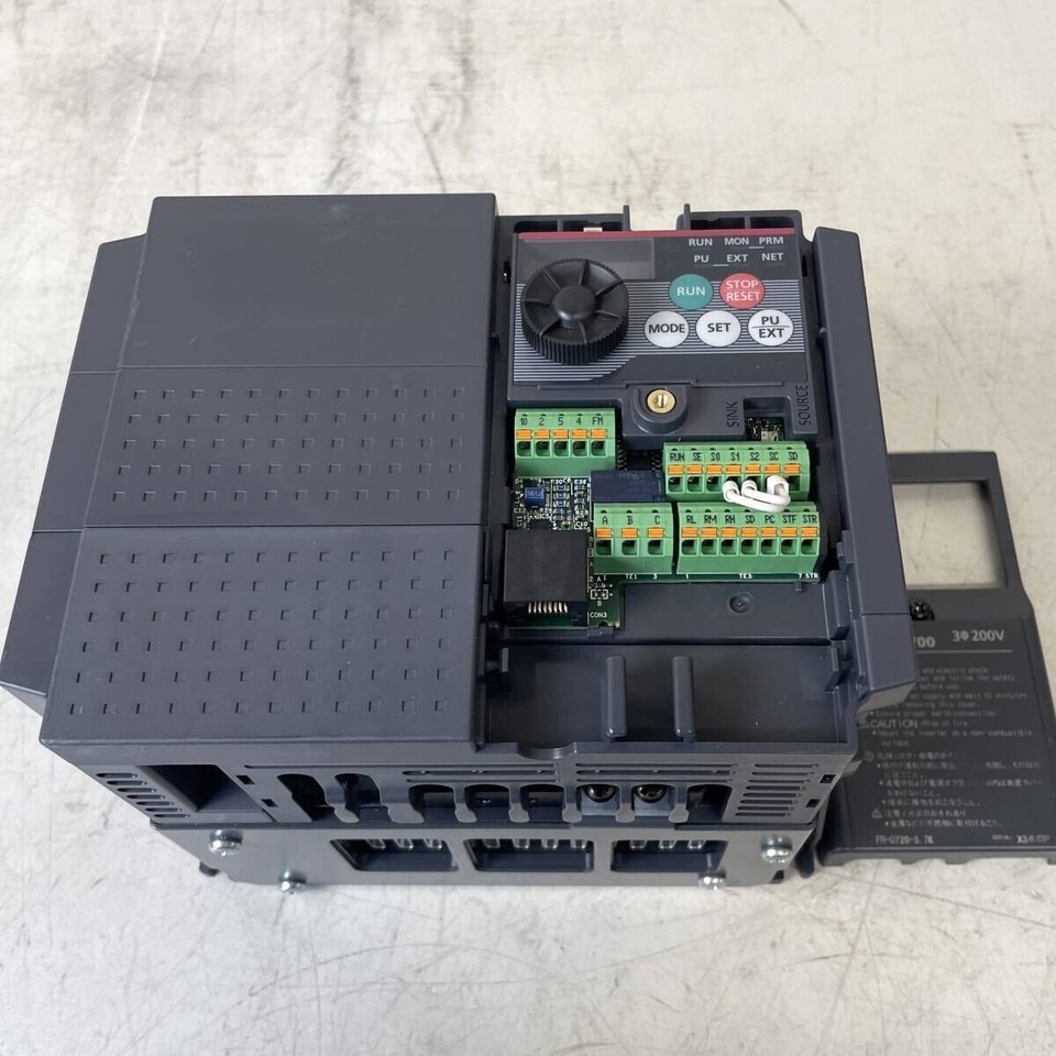 Variateur De Fréquence Mitsubishi FR-D720-3.7K 3.7kW 200-240V Occasion Testé - Pour Moteurs Triphasés