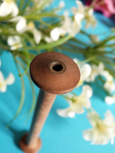 173# RAVISSANTE PETITE BOBINE ANCIENNE BOIS FILATURE SOIERIE LYON ÉP. ART DÉCO - Afbeelding 3 van 4