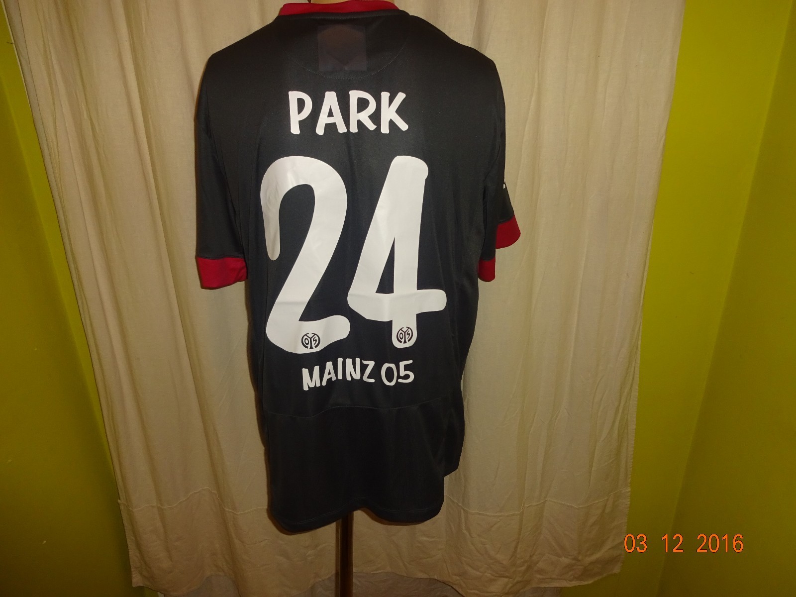 Picture 1 of 6