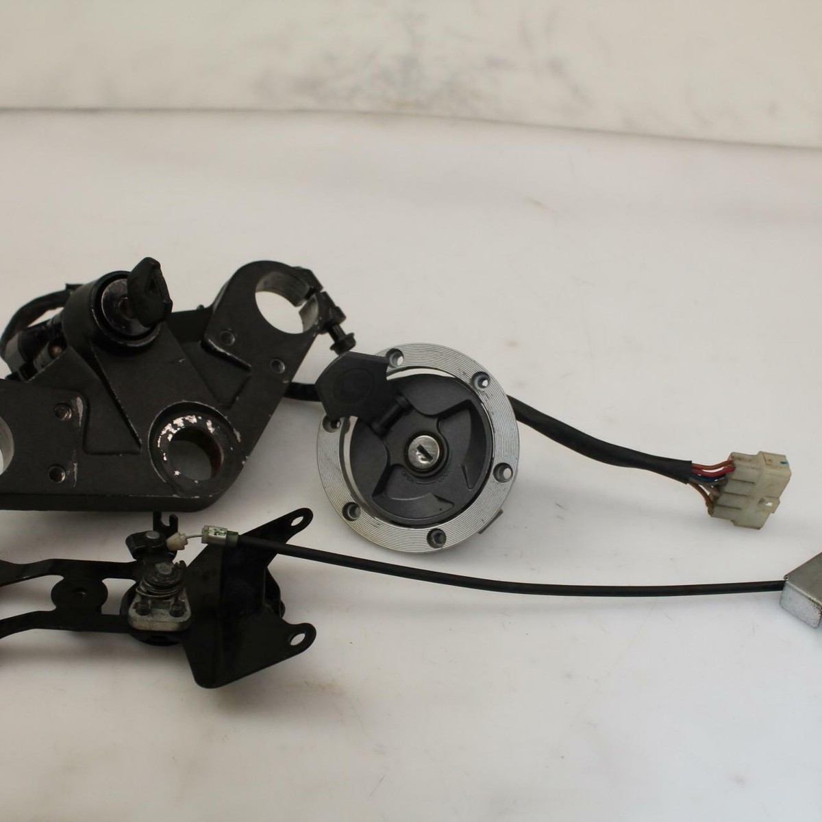 2010 kawasaki ninja 250r OEM IGNITION LOCK KEY SET W/ GAS