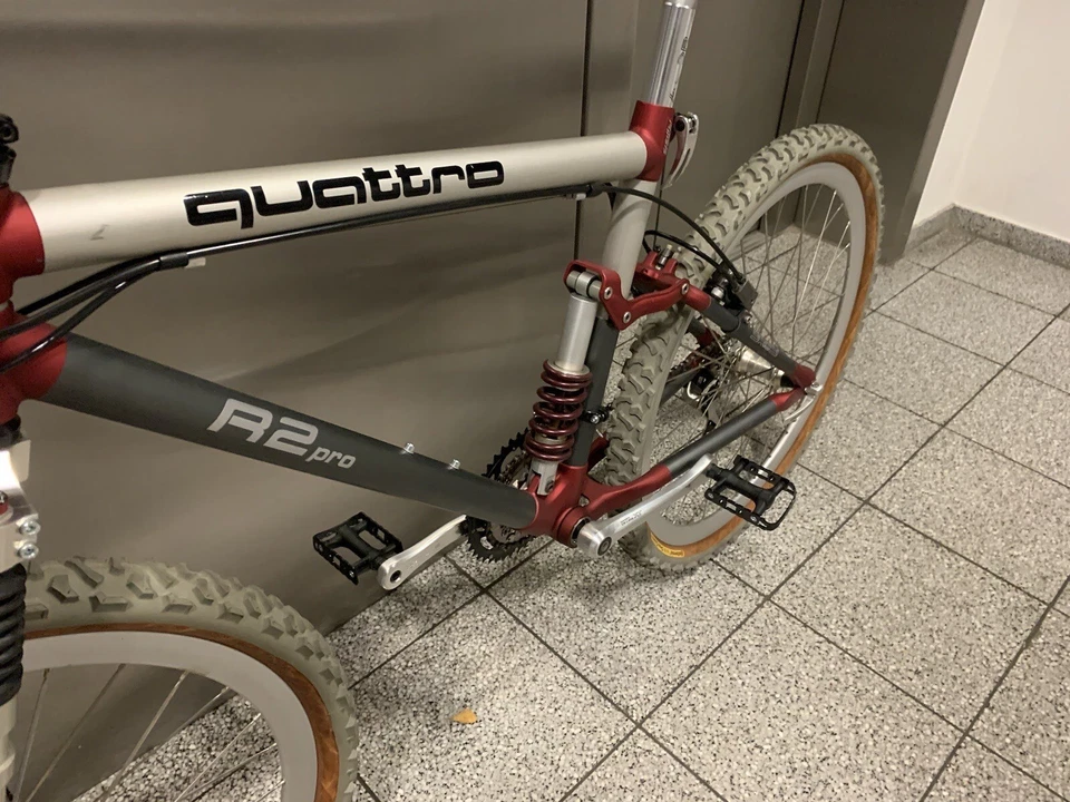 Audi Quattro R2 Pro Mountainbke Entièrement Vtt Vélo , Vélo, Rh 44 CM, Limitée - Bild 2 von 4