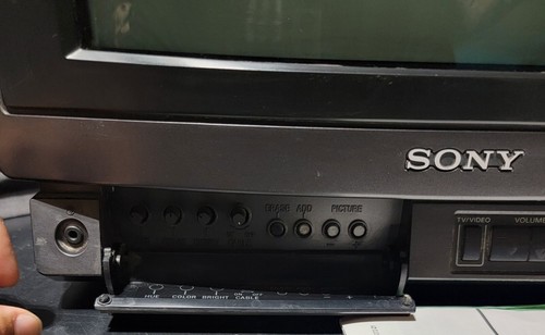 Vintage Made In Japan Sony Trinitron KV-1397R 13" Retro 80's Gaming CRT Color TV - Picture 4 of 16