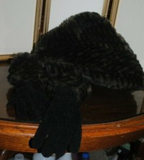 Unbranded Large Ladies Black Acrylic Hat with Matching Large Gloves