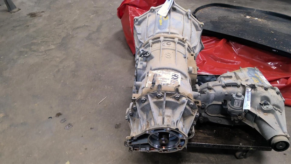 Used Automatic Transmission Assembly fits: 2015 Gmc Sierra 3500 pickup AT 6.6L 4 - Imagem 4 de 4
