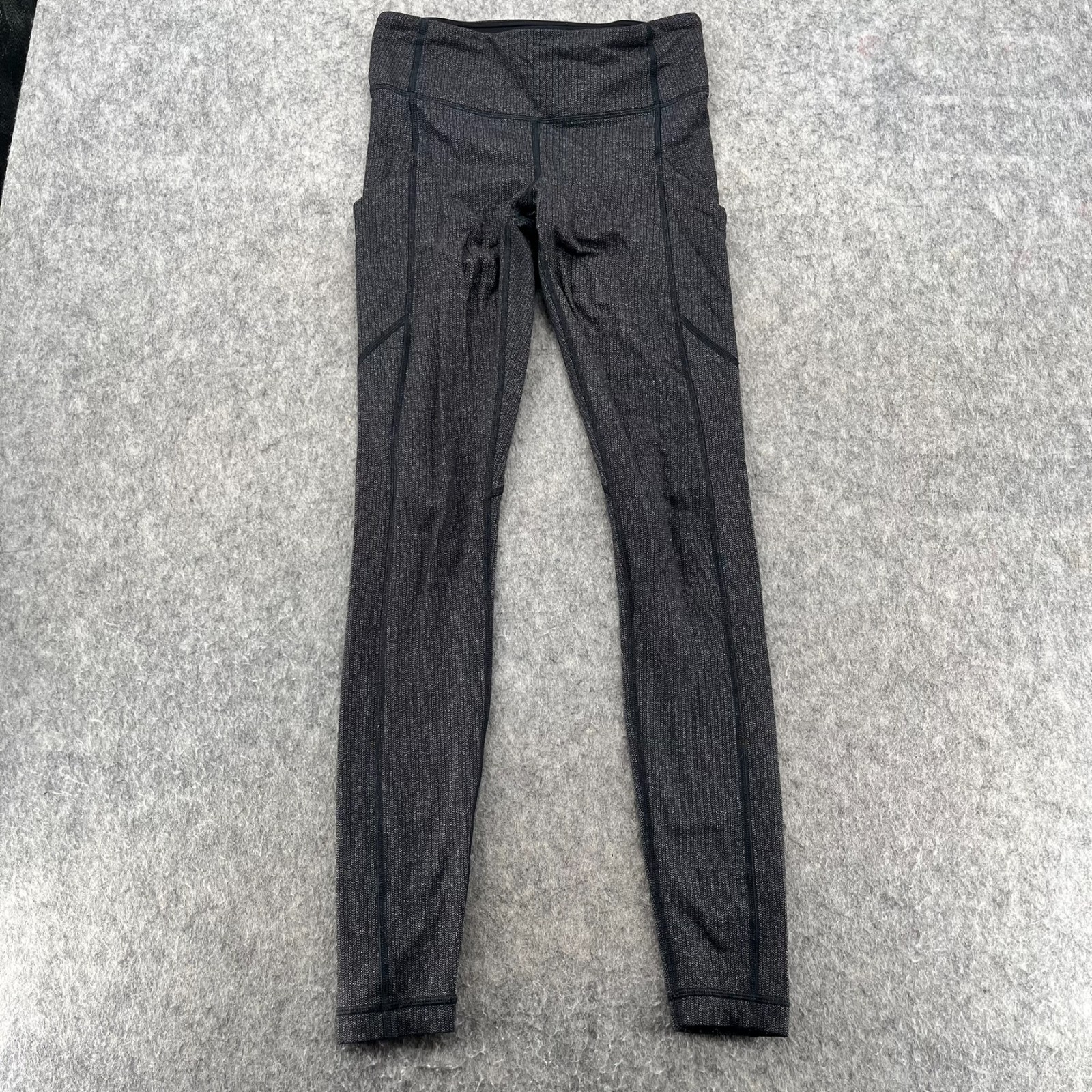 Lululemon Tight Stuff Tight II Chakra Print Alpine White Black Size 4 Stretch
