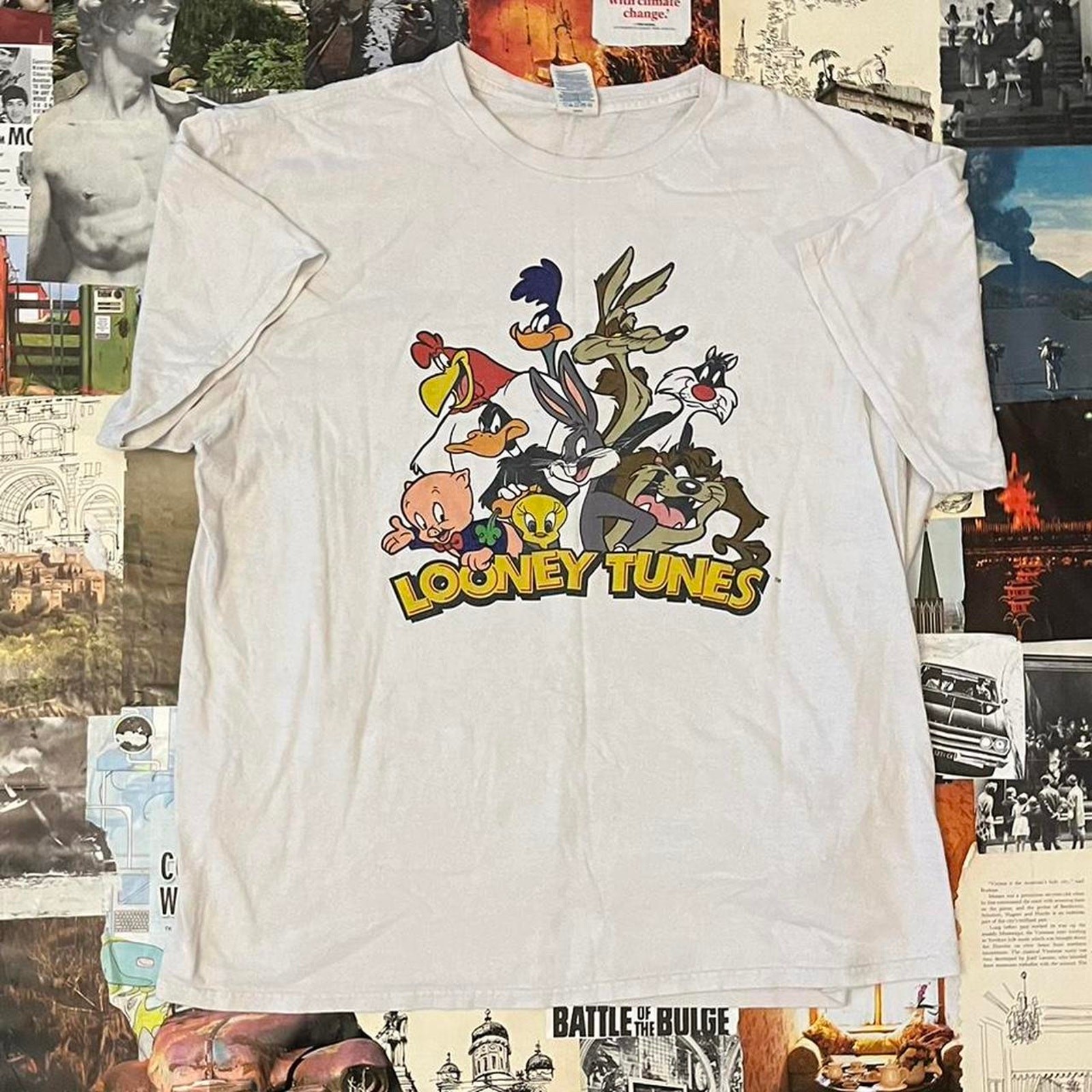 Vintage Looney Tunes White Graphic Tee Cartoon Classic
