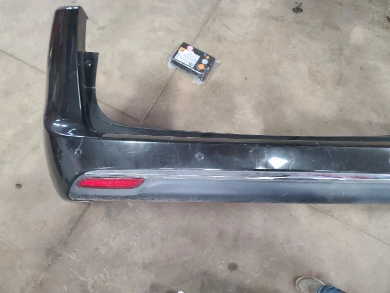 (SOLO RECOGIDA LOCAL) Parachoques trasero 1 pieza cubierta de parachoques pintada se adapta a 17-20 PACIFICA Foto 3 de 4