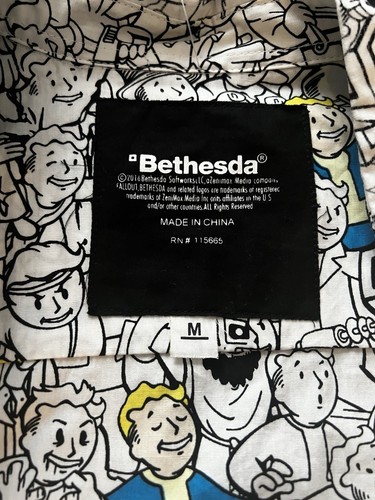 Bethesda Fallout Button Shirt Men’s New - Picture 6 of 10