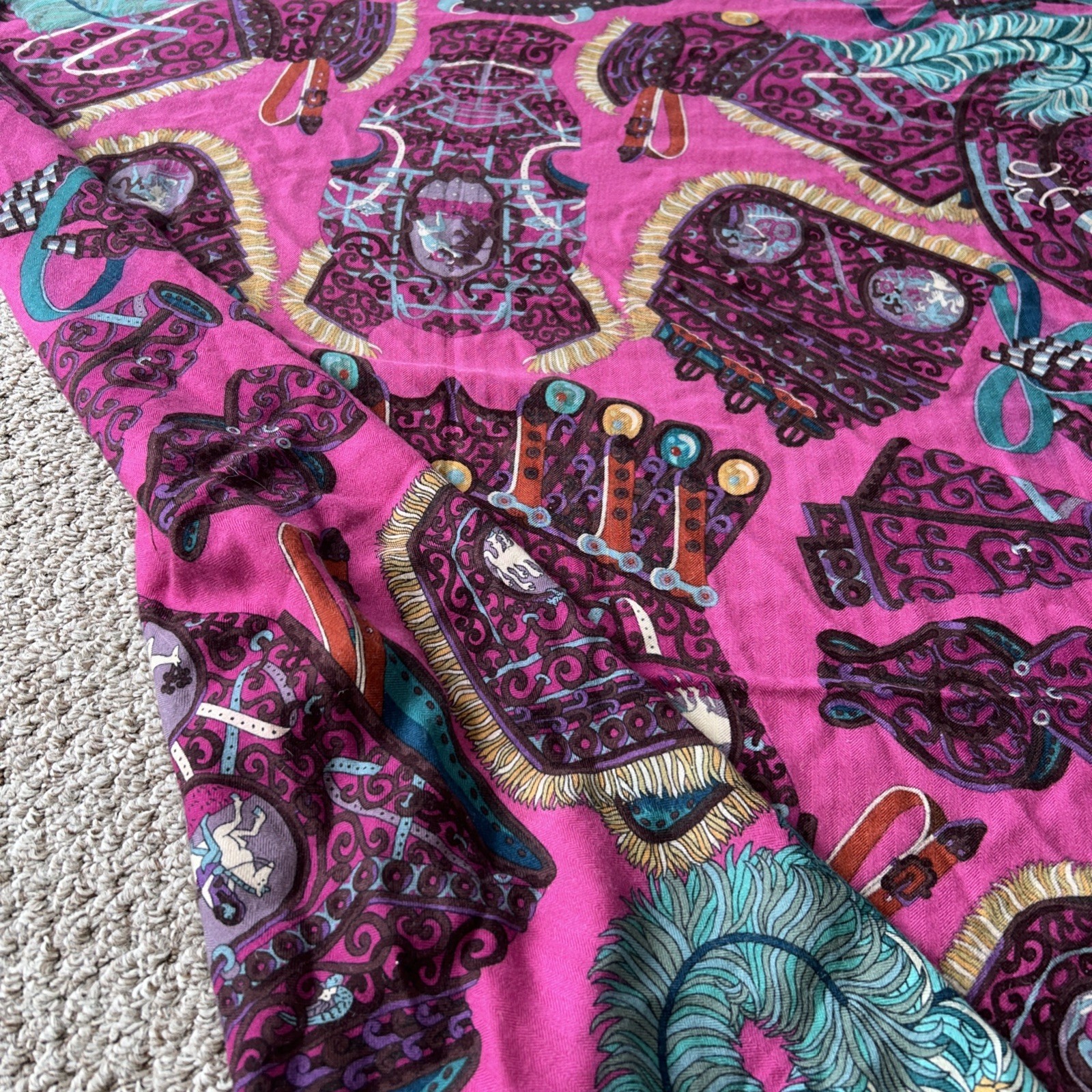 Hermès “Les Nécessaires d’Hermès” Cashmere Silk Shawl 131 cm – Pink / Fuchsia thumbnail 5