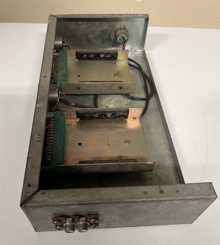 Vintage API 200‑Series Dual‑Slot Card Chassis Hardwired Original Edge Connectors - Picture 2 of 4