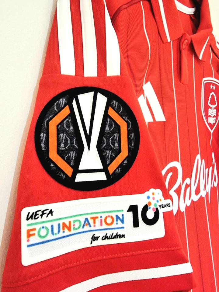 *BNWT* 25/26 Nottingham Forest Home Shirt #10 Gibbs-White Size M England Wolves - Image 3 of 4