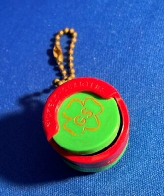 VINTAGE 1950 S GIRL SCOUT GS TWO-SIDED SPRING-LOADED COIN HOLDER KEY CHAIN FOB