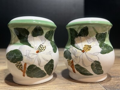 Kitchen Essentials Magnolia Ceramic Salt & Pepper Shaker