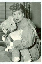 I LOVE LUCY-LUCY WITH TEDDY BEAR--4"X6"- 37 