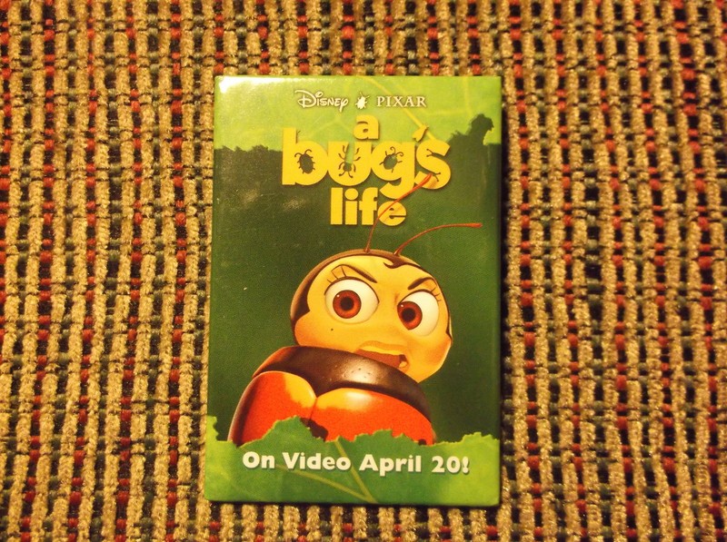 A BUG'S LIFE BEETLE  DISNEY PROMOTIONAL MOVIE PIN DISNEY'S PIXAR VINTAGE