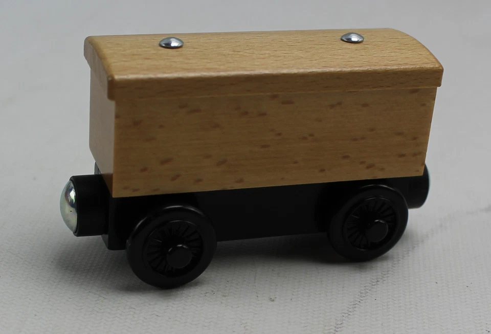 Thomas el tren vagones de tren de madera motor sin pintar Foto 2 de 2