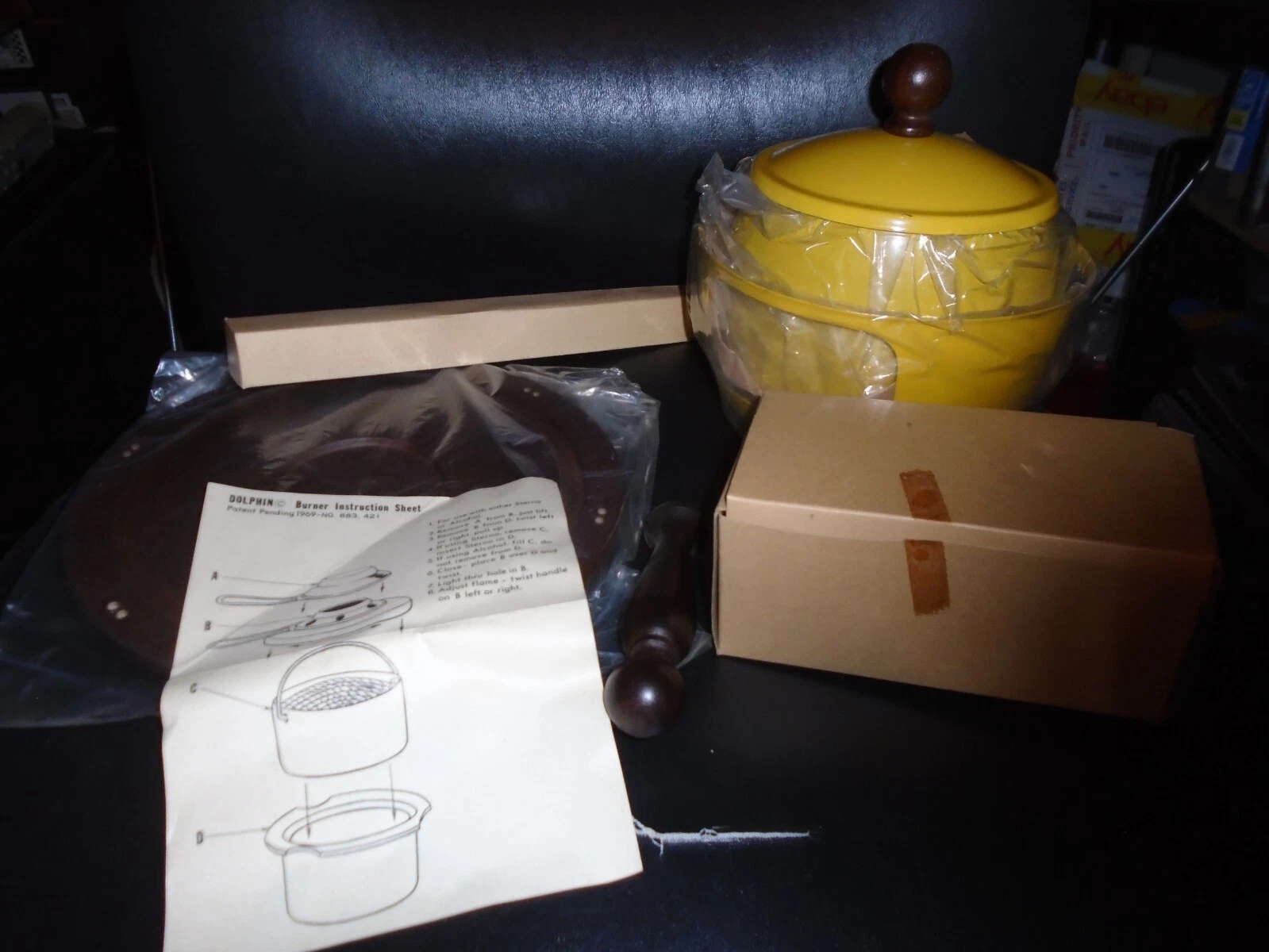 NOS VINTAGE 1969 DOLPHIN FONDUE SET IN GOLD
Opens in a new window or tab