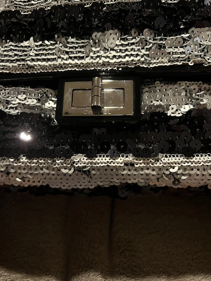 Bolso Chanel 2.55 Lentejuelas Solapa Única Doble Cadena Negro Y Plata Metal Serie 15 Foto 3 de 4