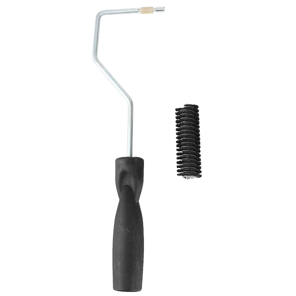 Hand tool deals bubbles