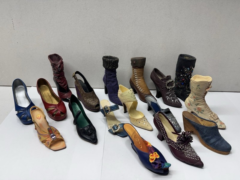 17 Set Just The Right Shoe by Raine Miniature Figurines no box Jewelled Boot