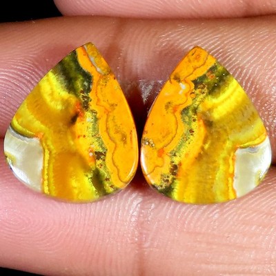 natural BUMBLE BEE JASPER PAIR pear Opaque gemstone 22.70 Carat. (15x18x4 mm)