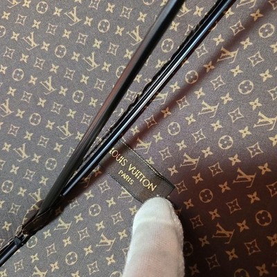 LOUIS VUITTON LV Monogram Long Umbrella with Flip-Up Wood Handle