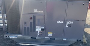 Lightly Used 8.5 Ton Carrier Rooftop Unit Gas 208-230v-3ph M# 48TCB09B3A5A1N4C0