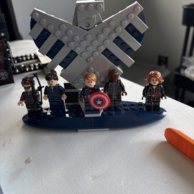 LEGO Marvel: The SHIELD Helicarrier (76042) 100% w/ figs and manual