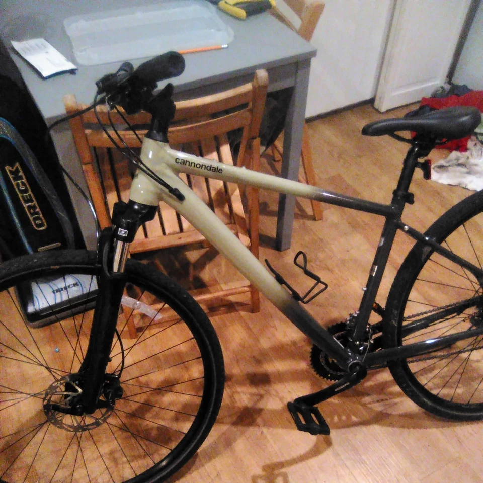 Cannondale 2024 quick cx 3 hybrid  - Image 2 of 2