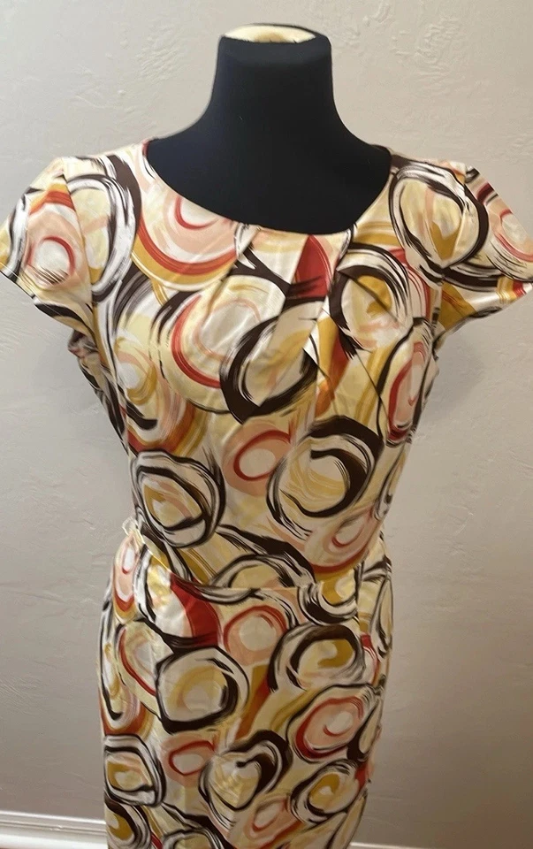 Vestido Madison Lehigh Talla 12 Blanco Naranja Amarillo Marrón Diseño Geométrico. Foto 3 de 4