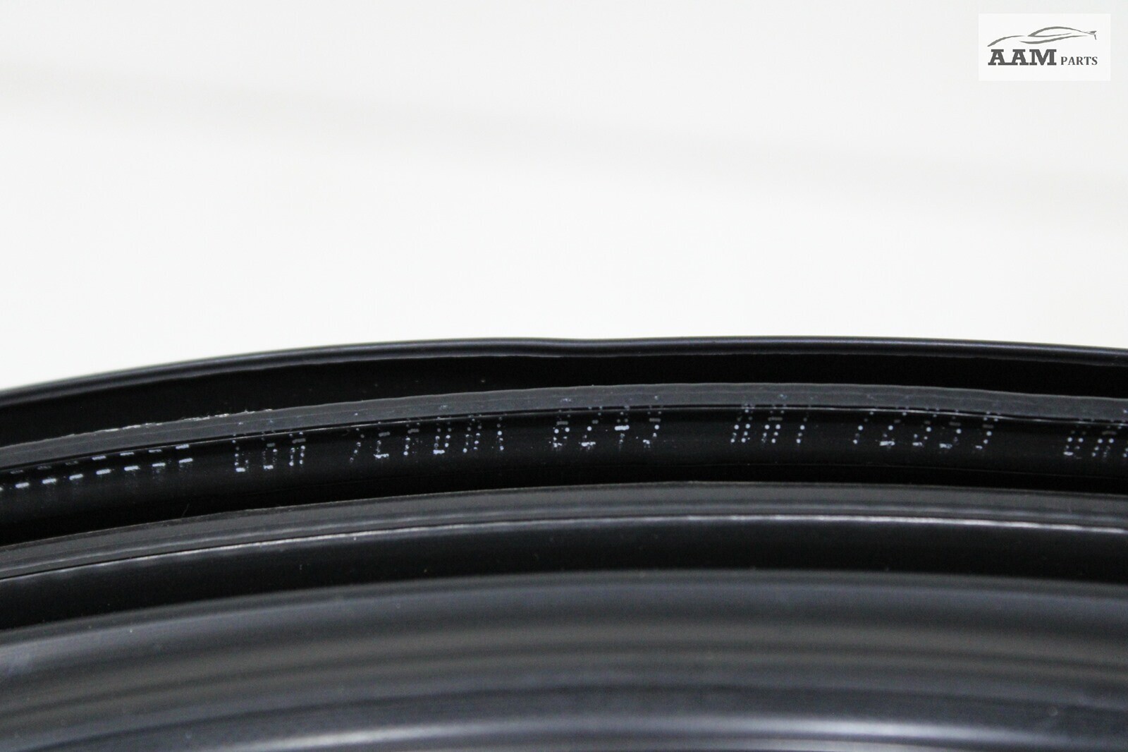 2014-2019 MASERATI GHIBLI M157 FRONT LEFT SIDE DOOR WINDOW WEATHERSTRIP SEAL OEM
