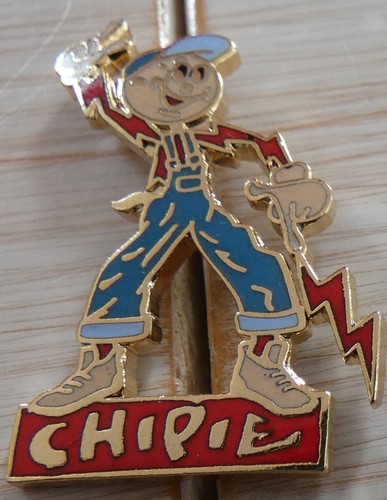 RARE PIN'S VINTAGE PUB VETEMENT CHIPIE JEANS EGF - Foto 4 di 5