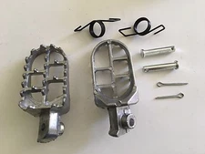 FOOT PEG FOR YAMAHA  PW50  PW80  TW200  PW 50 80 TW 200  DIRT BIKES  (SILVER)