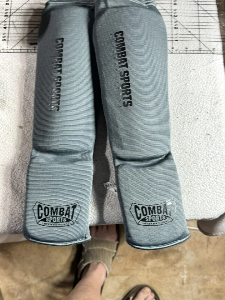 Combat Sports Mens International Boxing Martial Arts Kickboxing Protectors Sz Sm - Image 3 of 4