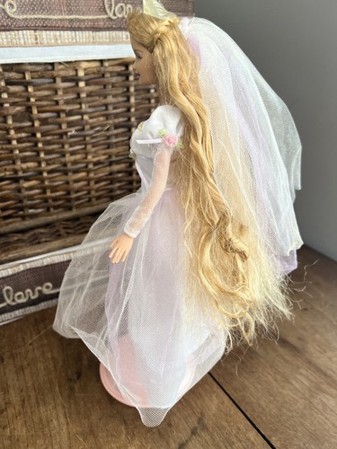 Mattel Raperonzolo's Wedding Barbie 2005 corona illuminata - edizione vernice occhi R - Foto 10 di 12
