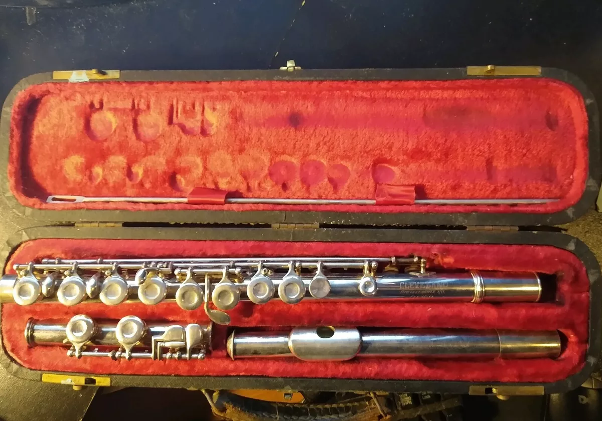 King Cleveland Flute Silver Plate w case Good Condition Made in
