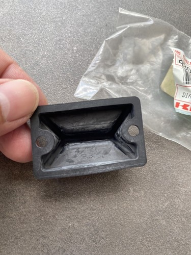 KAWASAKI AR125 KD80 KXT250 FRONT MASTER CYLINDER DIAPHRAGM NOS 43028-1035 - Bild 3 von 6
