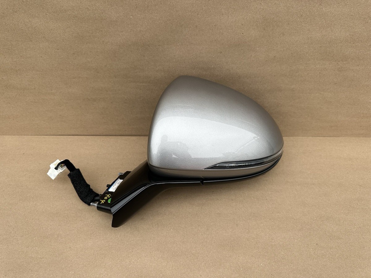 2021-2023 Genesis GV70 LH Driver Side View Mirror W/camera, Silver