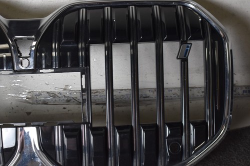 2022-2024 BMW I7 (ELECTRIC) G70 FRONT BUMPER MAIN GRILLE GENUINE - Picture 3 of 14