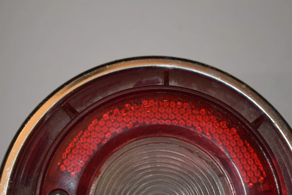 Chevrolet Corvair 1962 luz trasera lente y carcasa guía 1H SAE RB62 Foto 2 de 4