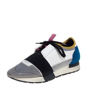 race runner sneakers