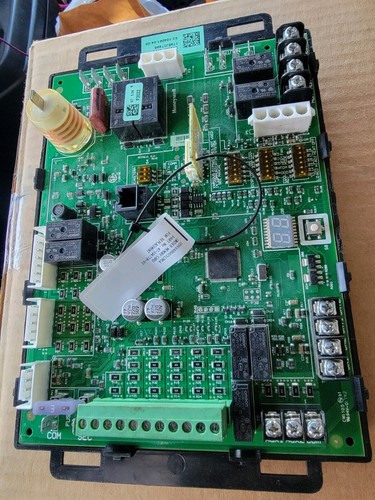 62-104061-04-01 S9233F 2022 OEM Control Board of Rheem Furnace - Picture 2 of 12