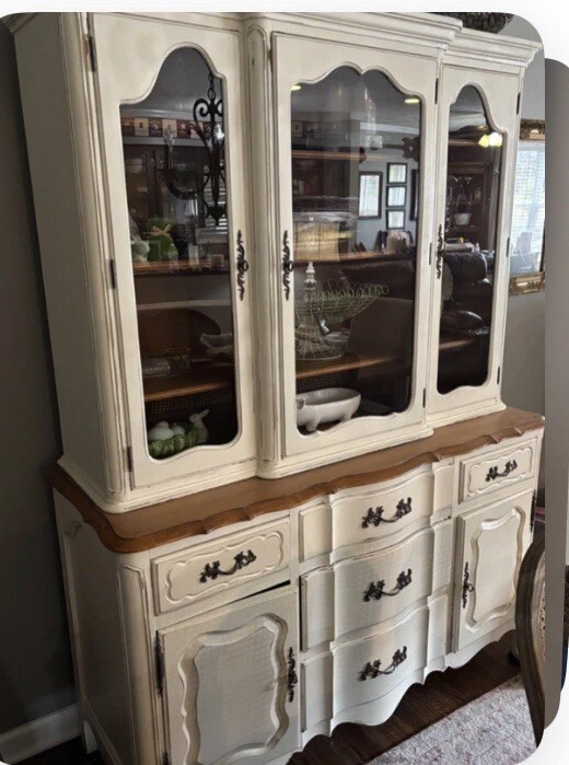 Gabinete de China Provincial Francesa Pintado Shabby Chic Foto 2 de 4