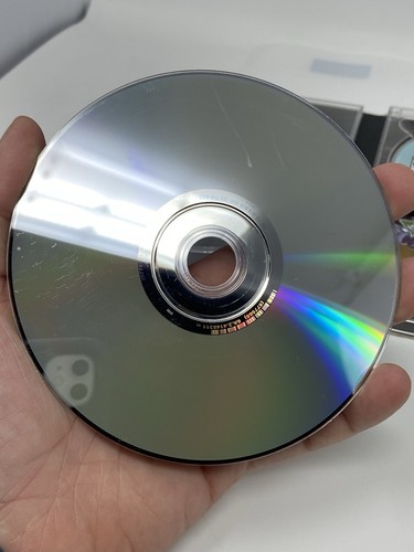 Grand Theft Auto (GTA) Five 5 For PC - 7 Discs (Case MAP and Discs) - Picture 6 of 23
