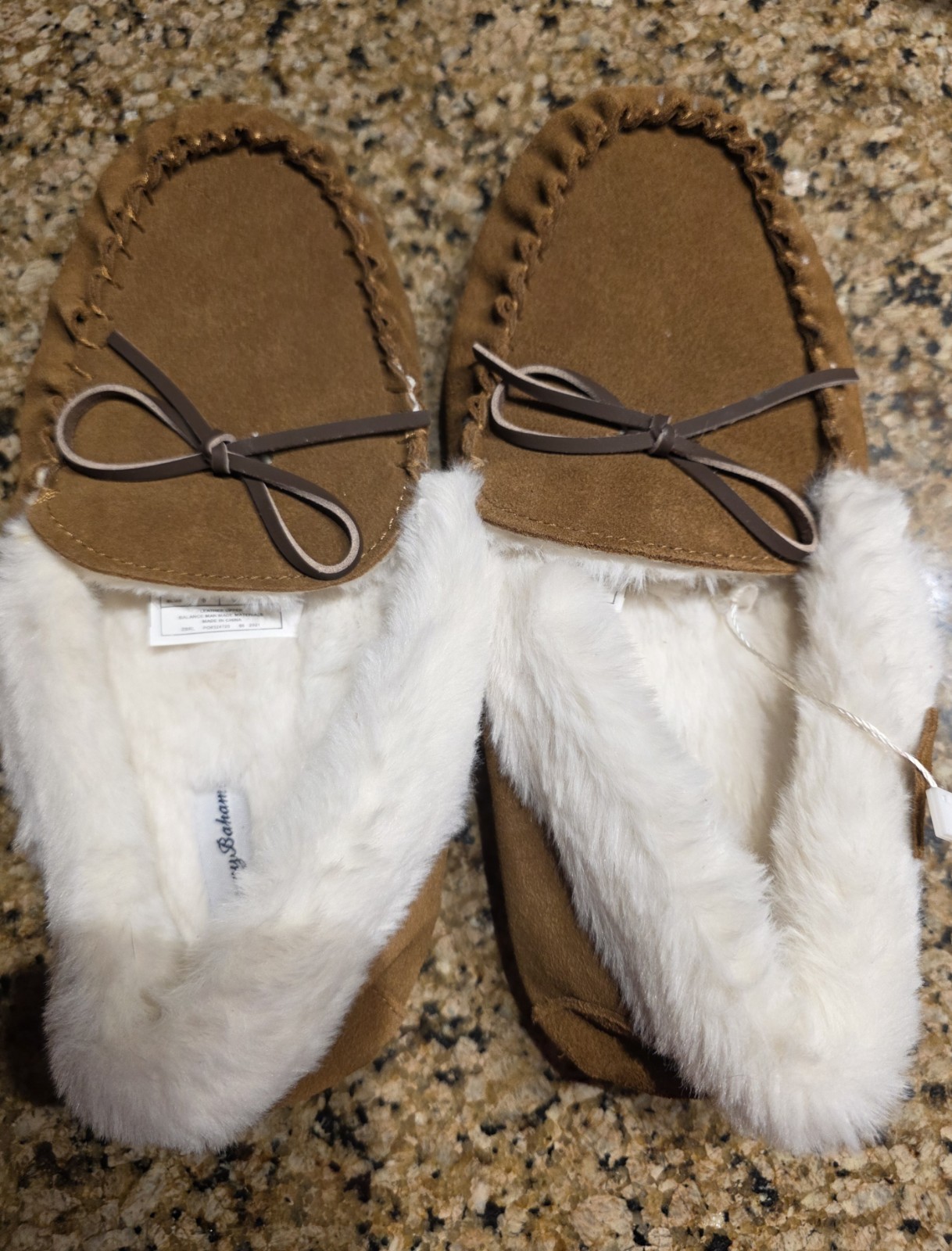 Tommy Bahama Slippers - Suede - House Shoes - Slippers - Size 8 - NEW-image