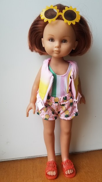 Maillot de bain rose extensible et son short de plage pour poupon Corolle et Paola Reina